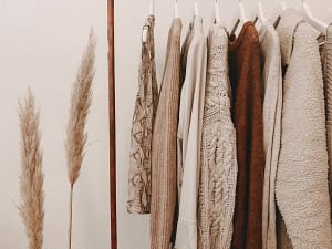 Hair & Bindi Harmonies: Completing Your Traditional Aesthetic